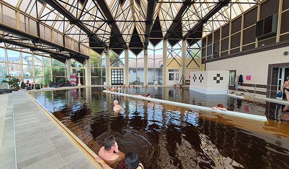 <span class='bovebben'>Bővebben</span><span class='title'>Gyógyfürdőjegy április 13-tól</span><span class='text'>Új szolgáltatást vezetünk be: elérhető a gyógyfürdőjegy Gyopárosfürdőn</span>