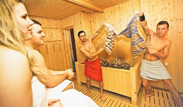 <span class='bovebben'>More</span><span class='title'>Sauna seances</span><span class='text'>Time for a hot experience: sauna seances in Gyopárosfürdő.</span>